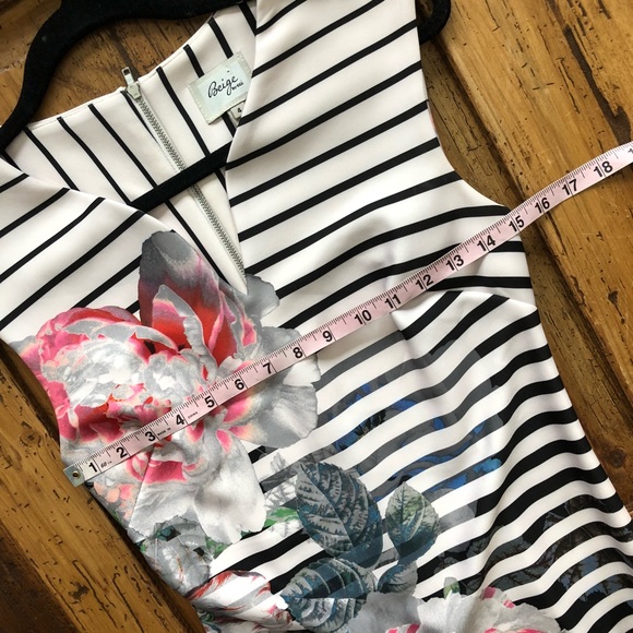 Perfect Sext VDay Floral Fitted Midi Dress - Picture 5 of 6